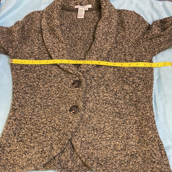 Cabi Two button sweater size medium - Picture 6 of 9
